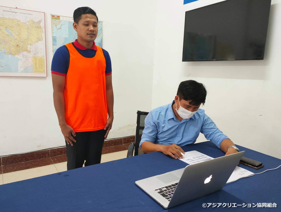 愛知県のサッシ施工職種企業様がカンボジア人技能実習生の面接写真